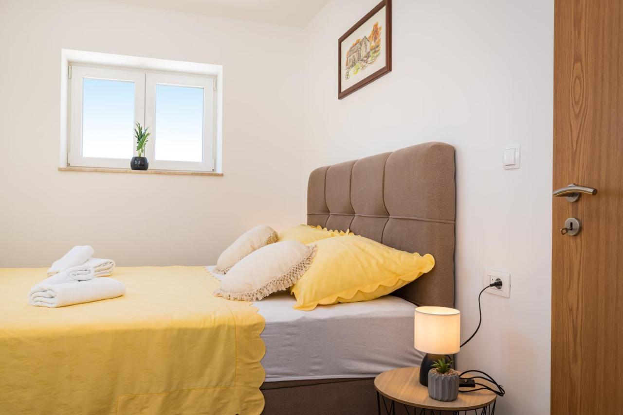 Holiday Home Figurica Novigrad  Екстериор снимка